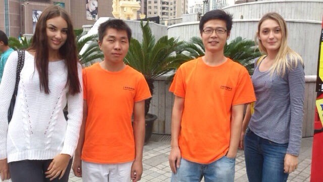 dfrobot_and_girls
